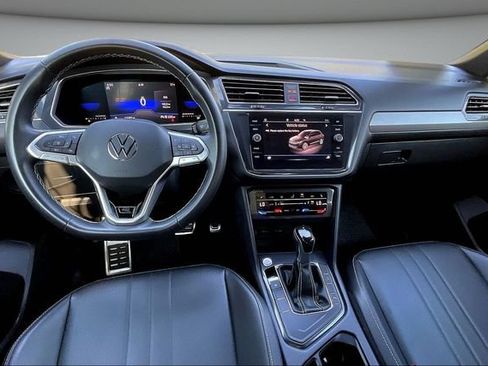 Used 2023 Volkswagen Tiguan SE R-Line FWD image 9