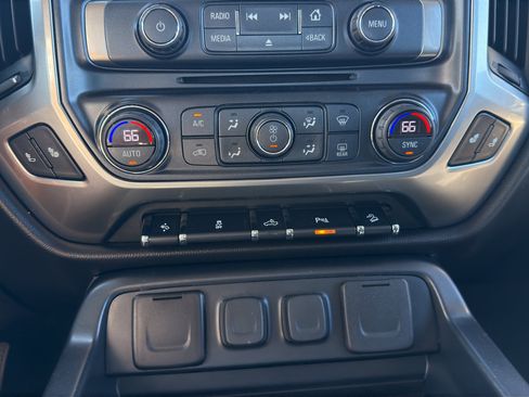 Used 2018 Chevrolet Silverado 1500 LT w/ All Star Edition AWD/4WD image 24
