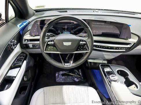 New 2025 Cadillac Lyriq Sport image 11