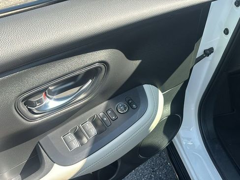 Used 2024 Honda HR-V EX-L image 14