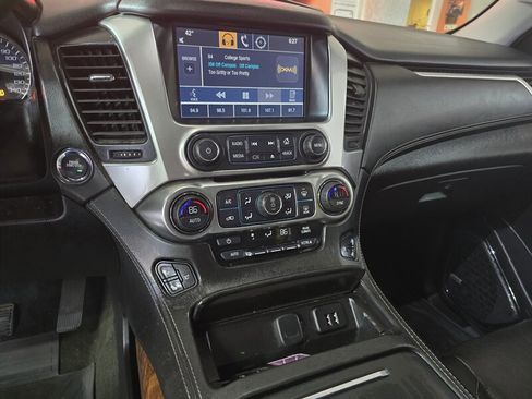 Used 2015 Chevrolet Suburban LTZ image 25