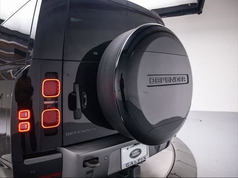 Used 2024 Land Rover Defender 130 Outbound image 33