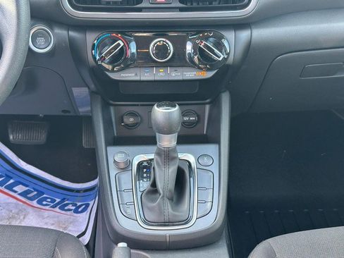 Used 2022 Hyundai Kona SEL image 13