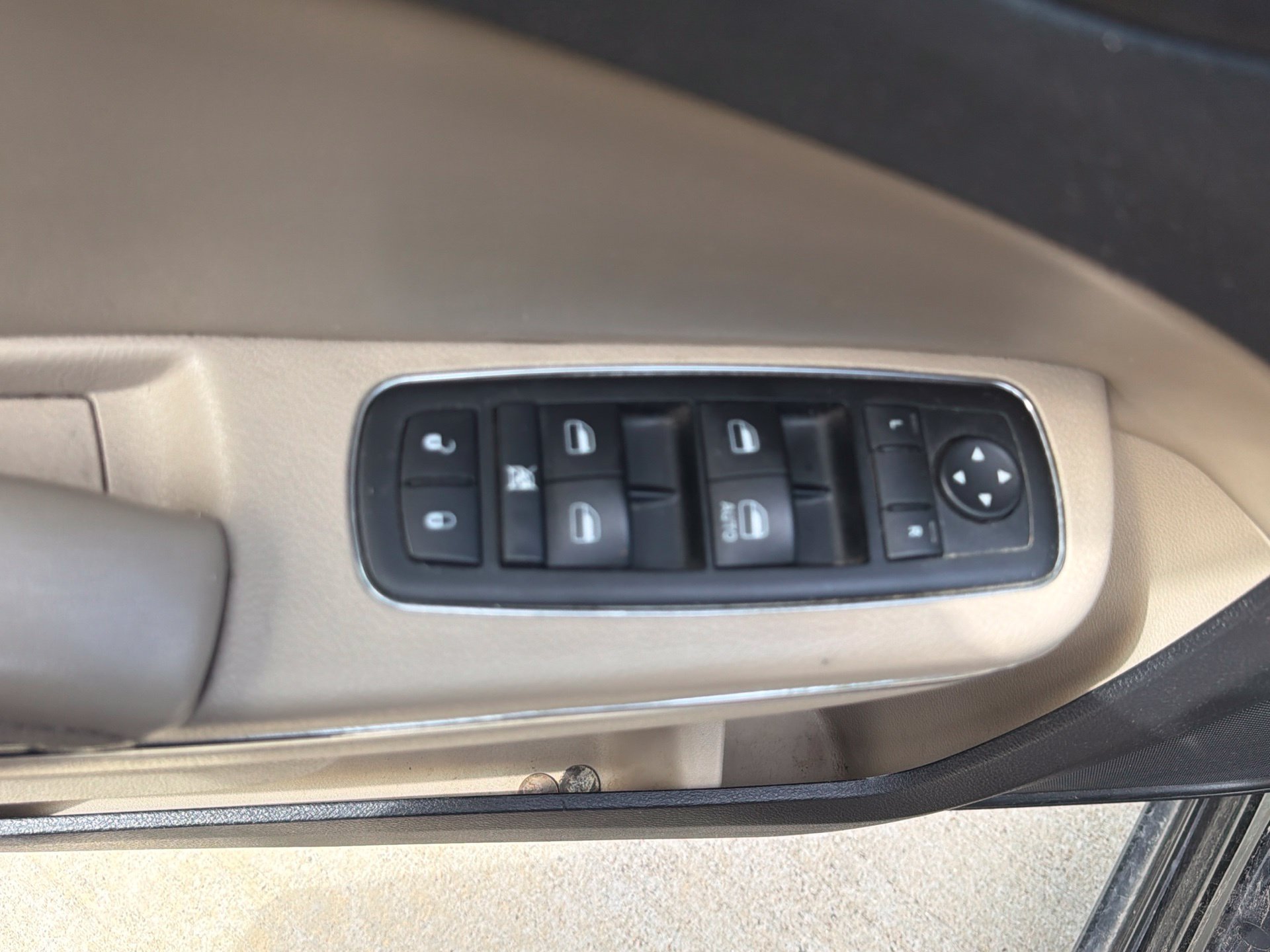 Used 2014 Dodge Charger SE RWD image 12