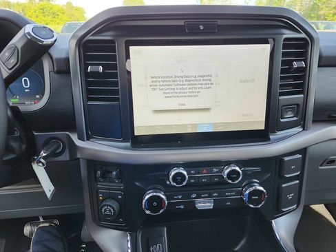 New 2025 Ford F150 XLT w/ Equipment Group 301A Standard image 13