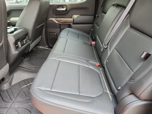 Used 2019 Chevrolet Silverado 1500 LT Trail Boss AWD/4WD image 18