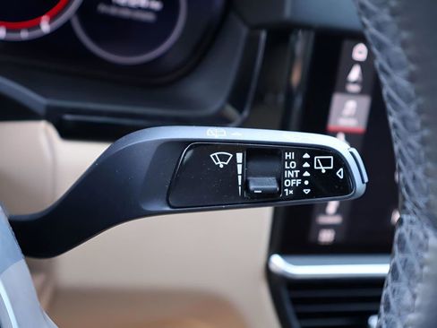 Used 2021 Porsche Cayenne image 32