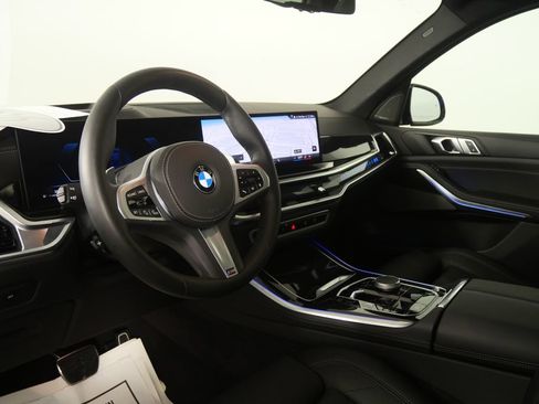 Used 2026 BMW X5 sDrive40i image 13
