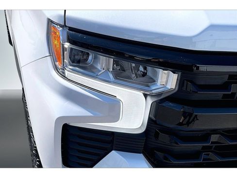 Used 2024 Chevrolet Silverado 1500 LT Trail Boss w/ Convenience Package II AWD/4WD image 33