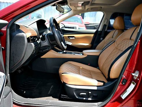 Used 2020 Nissan Sentra SV w/ SV Premium Package FWD image 13