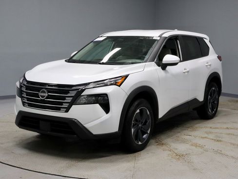 Certified 2025 Nissan Rogue SV image 6