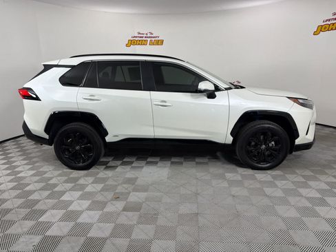 Used 2022 Toyota RAV4 SE AWD/4WD image 7