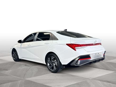 Used 2026 Hyundai Elantra Limited FWD image 6