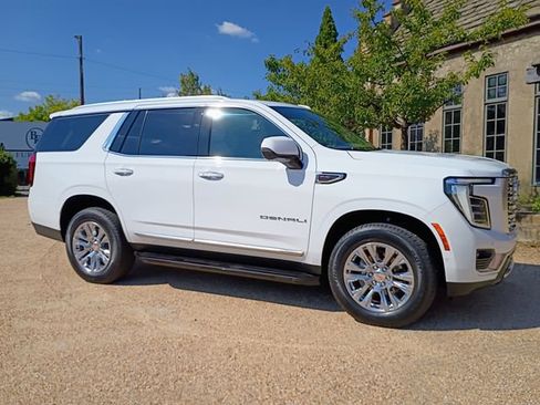 Used 2025 GMC Yukon Denali w/ LPO, Floor Liner Package RWD image 14