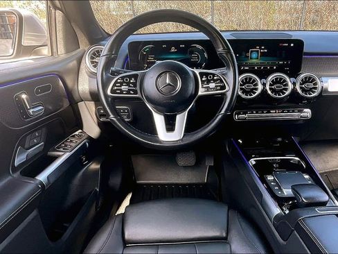 Used 2022 Mercedes-Benz GLB 250 GLB 250 w/ Premium Package Lite image 8