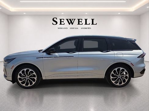 Certified 2024 Lincoln Nautilus Reserve w/ Equipment Group 202A AWD/4WD image 2