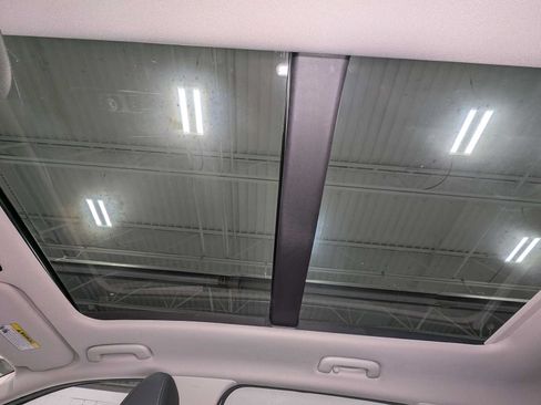 Certified 2025 Kia Sorento EX AWD/4WD image 17