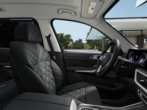 Used 2025 BMW X7 xDrive40i w/ Premium Package image 22