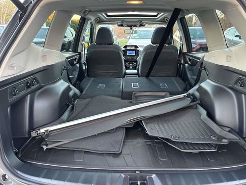 Used 2023 Subaru Forester Premium image 20
