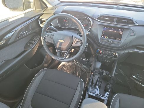 Used 2021 Chevrolet TrailBlazer LS FWD image 12
