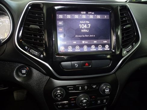 Used 2020 Jeep Cherokee Limited image 14