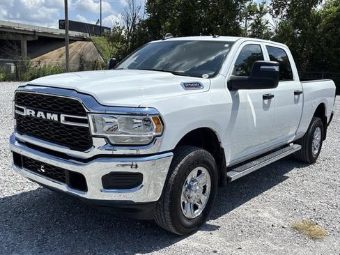 Used 2024 RAM 2500 Tradesman w/ Chrome Appearance Group AWD/4WD image 8