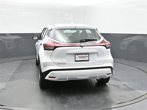 New 2025 Nissan Kicks Play S image 8