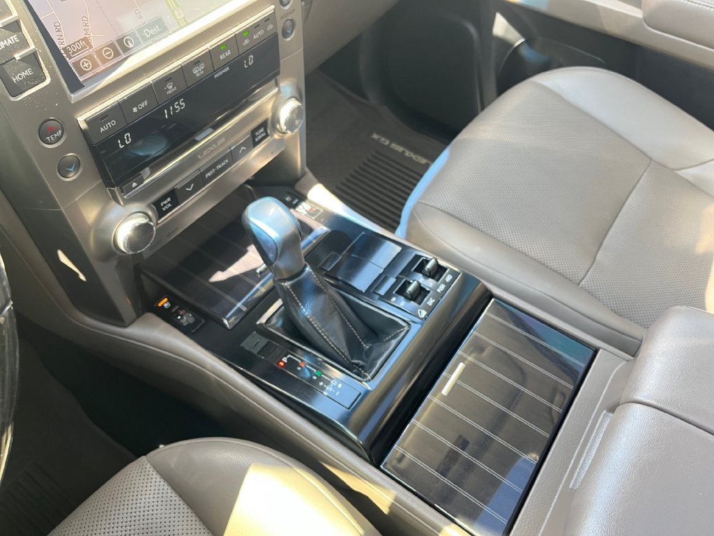 Used 2020 Lexus GX 460 Premium w/ Premium Package AWD/4WD image 16