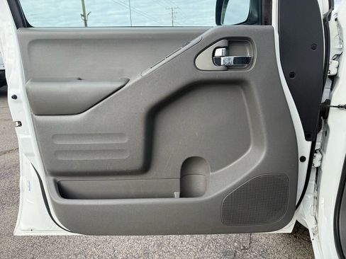 Used 2017 Nissan Frontier SV w/ SV Value Truck Package image 11