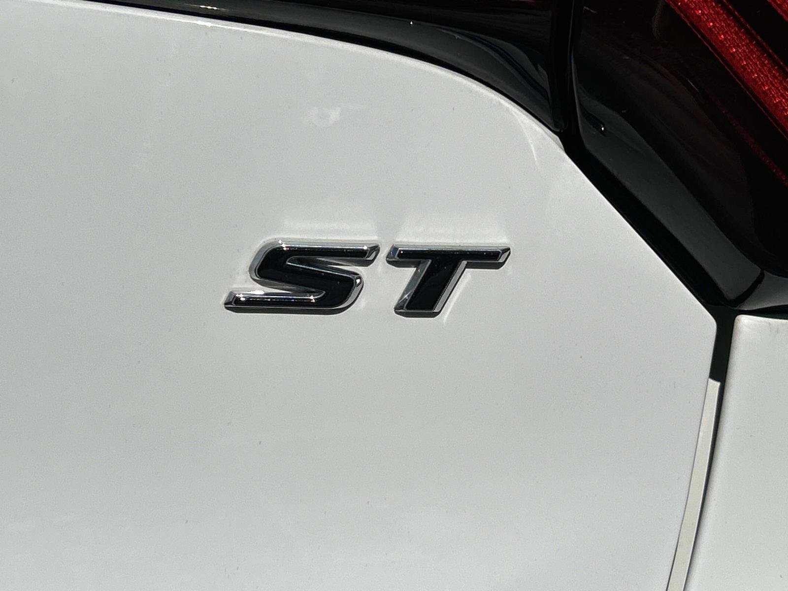 Used 2024 Buick Encore GX Sport Touring w/ Comfort Package AWD/4WD image 8