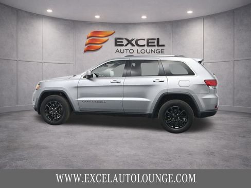 Used 2021 Jeep Grand Cherokee Laredo X AWD/4WD image 3
