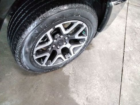 Used 2025 RAM 1500 Laramie image 16