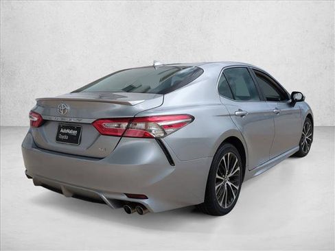 Certified 2019 Toyota Camry SE FWD image 3