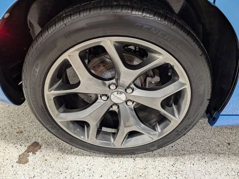 Used 2015 Dodge Charger R/T image 11