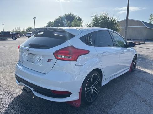 Used 2018 Ford Focus ST w/ Equipment Group 402A image 5