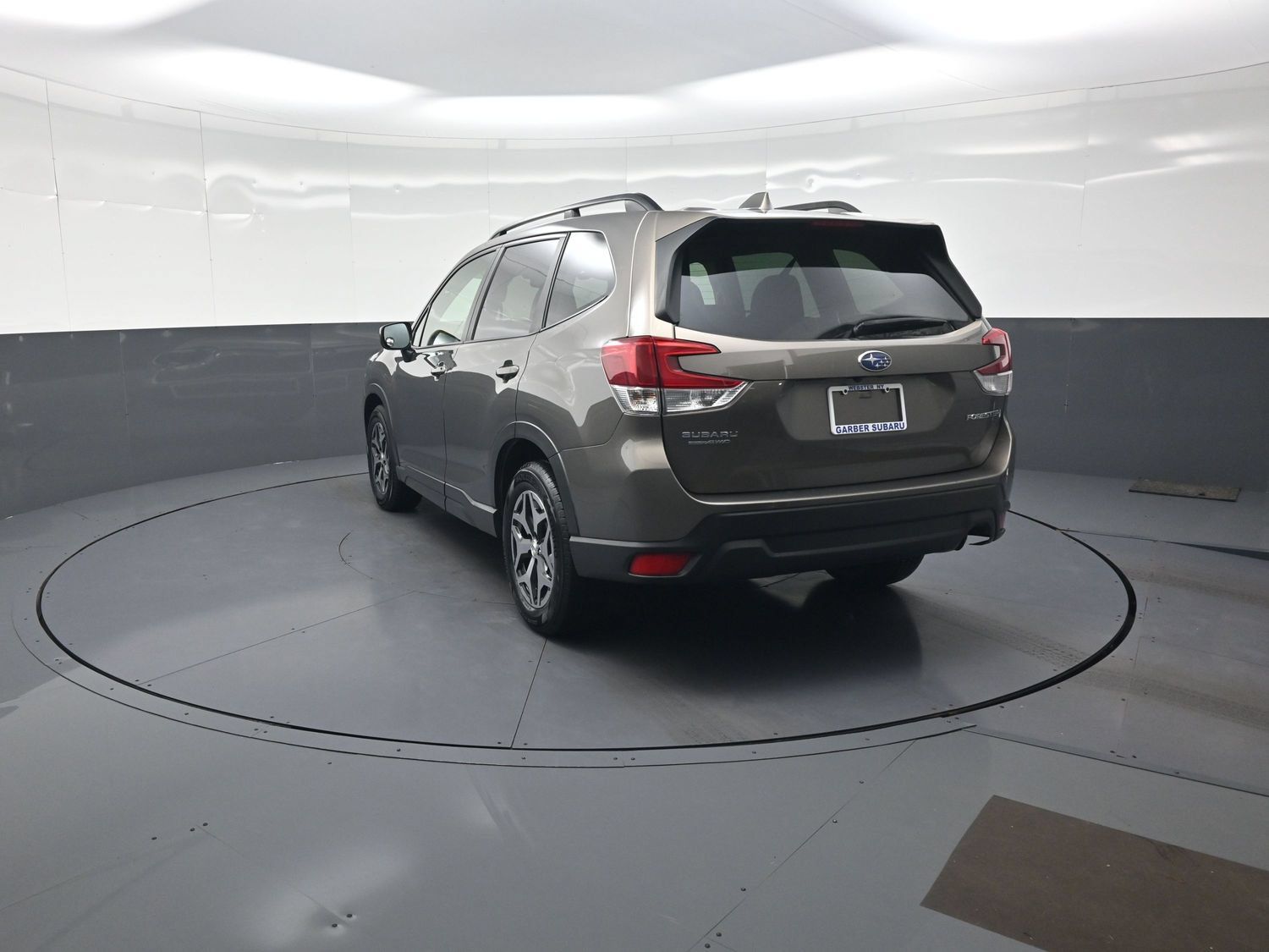 Used 2019 Subaru Forester Premium w/ All-Weather Package AWD/4WD image 5