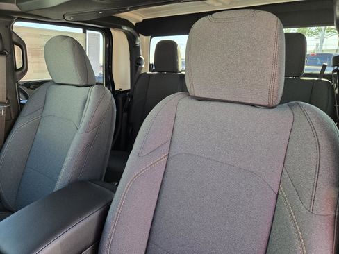 New 2026 Jeep Gladiator Sport image 25