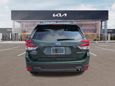 Used 2023 Subaru Forester Limited AWD/4WD image 5