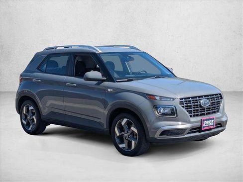 Used 2021 Hyundai Venue SEL w/ Cargo Package FWD image 3