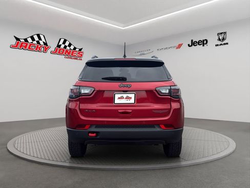 Used 2025 Jeep Compass Trailhawk w/ Trailhawk Elite Group AWD/4WD image 8
