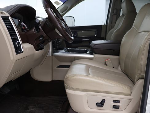 Used 2018 RAM 3500 Laramie image 8