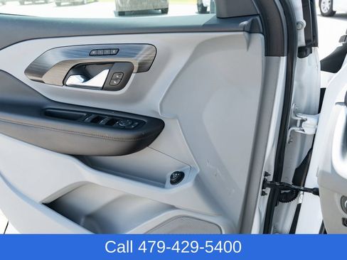 Used 2019 GMC Terrain SLT w/ Infotainment Package II AWD/4WD image 26
