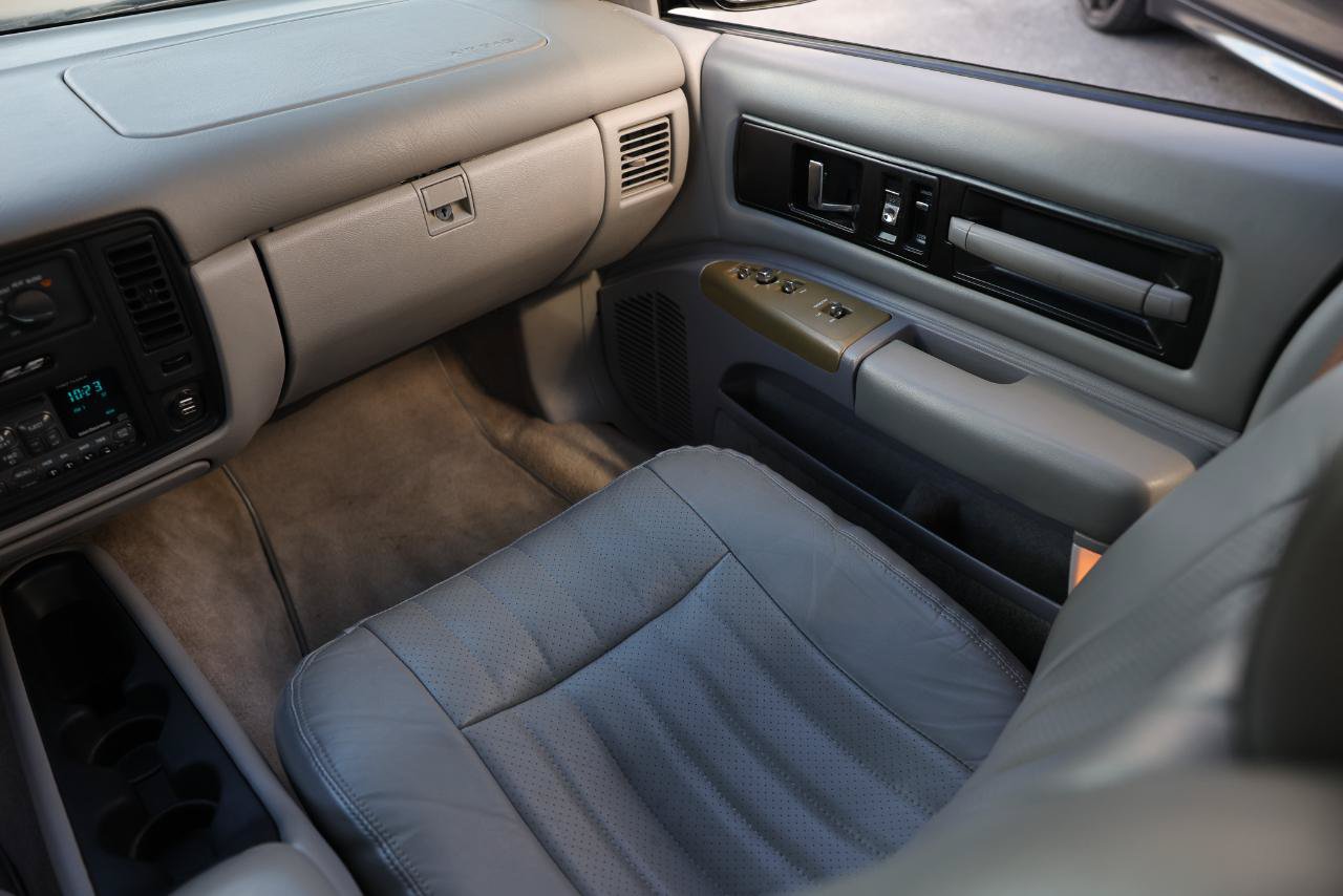 Used 1995 Chevrolet Caprice SS RWD image 22