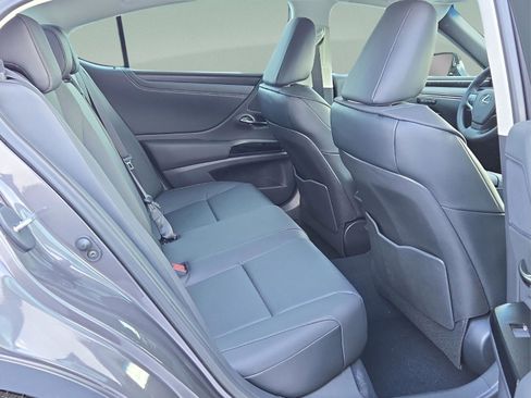 New 2025 Lexus ES 350 w/ Premium Package image 10