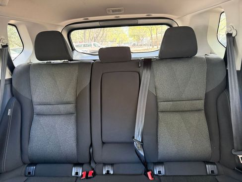 Used 2025 Nissan Rogue SV image 35