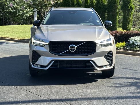Used 2024 Volvo XC60 B5 Plus w/ Climate Package AWD/4WD image 3