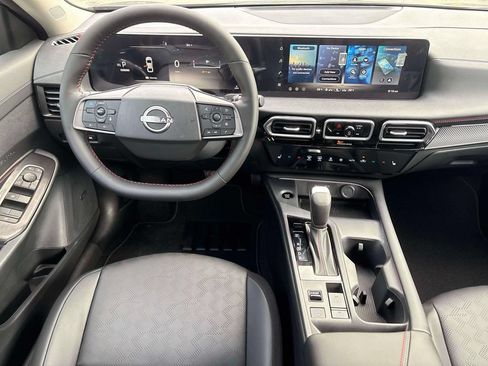 New 2026 Nissan Sentra SR w/ SR Premium Package FWD image 12