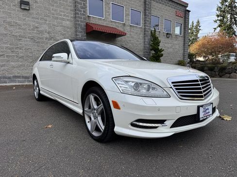 Used 2010 Mercedes-Benz S 550 4MATIC image 3