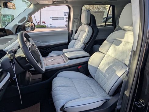 New 2026 Lincoln Navigator L Black Label image 11