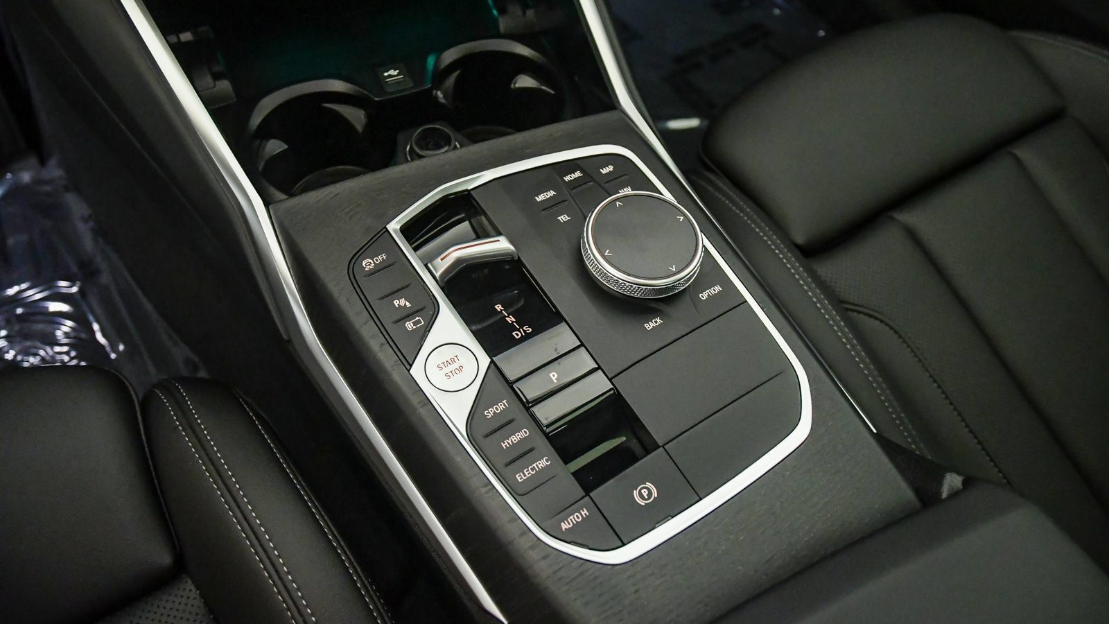 Certified 2024 BMW 330e w/ Convenience Package RWD image 19